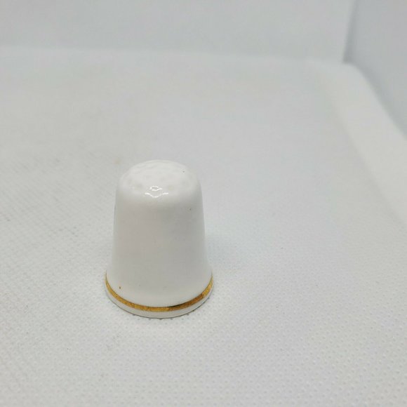 Schmid England Snow White Dopey 7 Dwarf Thimble - Picture 2 of 9